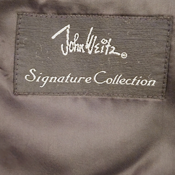 Tuxedo - Picture 4 of 4